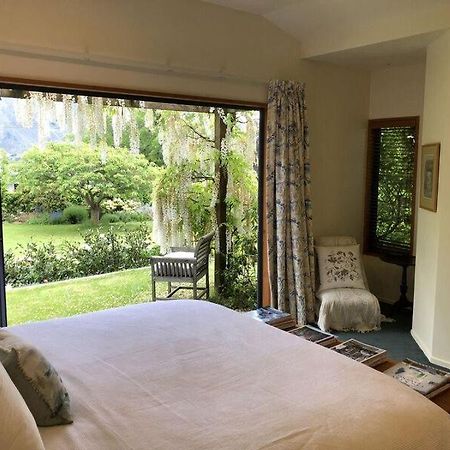 Central Wanaka | lake&mtn views | well appointed Appartement Buitenkant foto