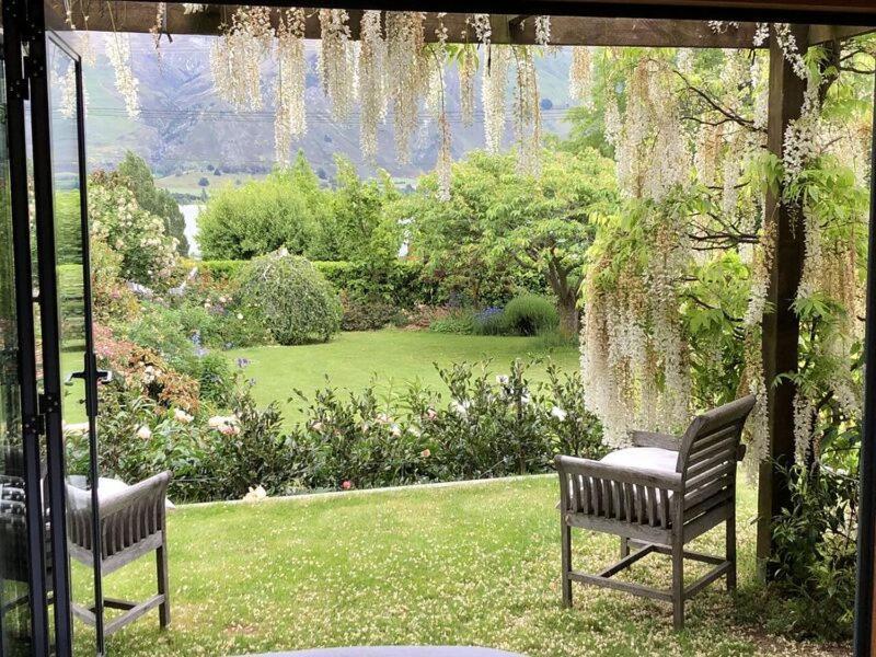 Central Wanaka | lake&mtn views | well appointed Appartement Buitenkant foto