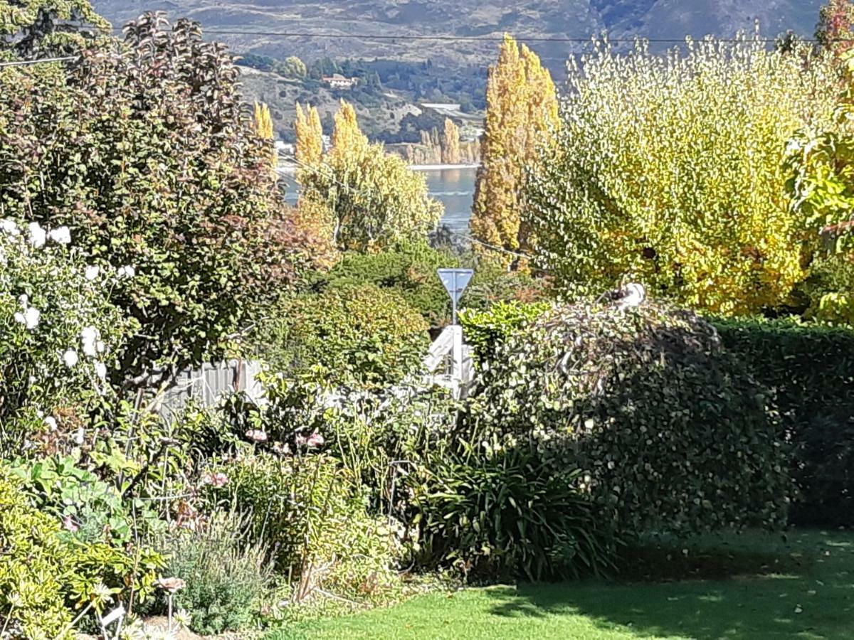 Central Wanaka | lake&mtn views | well appointed Appartement Buitenkant foto