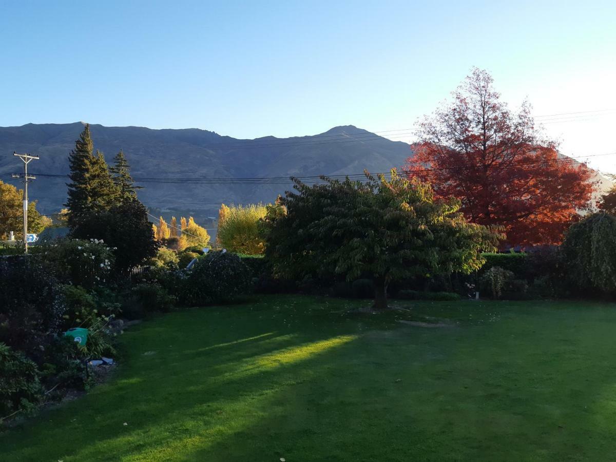 Central Wanaka | lake&mtn views | well appointed Appartement Buitenkant foto