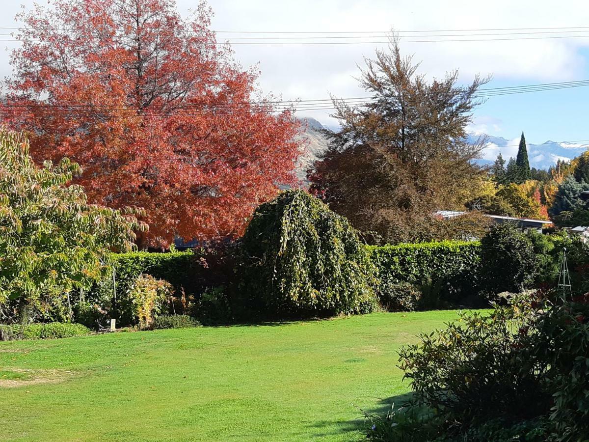 Central Wanaka | lake&mtn views | well appointed Appartement Buitenkant foto